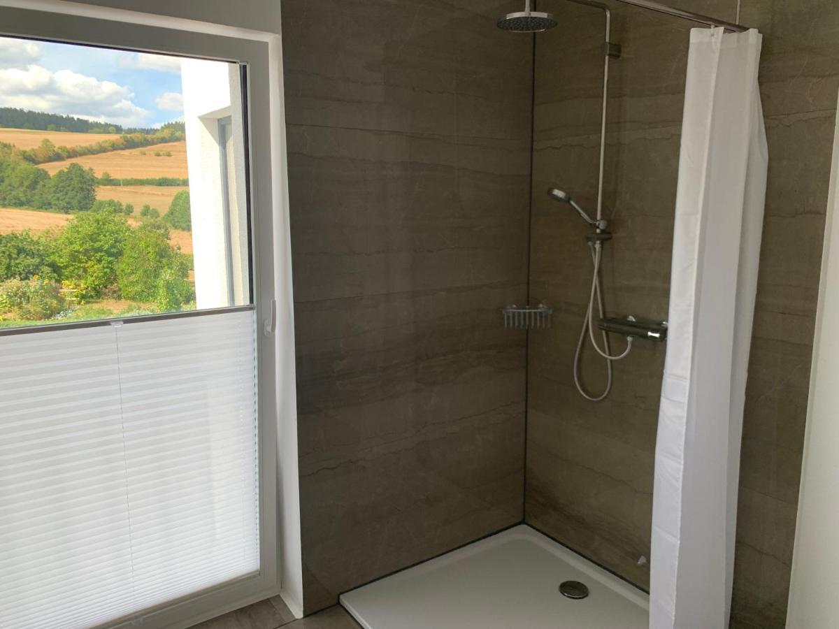 Eifel24, Neues Und Barrierefreies Appartement Mit Terrasse Schwirzheim Exterior foto